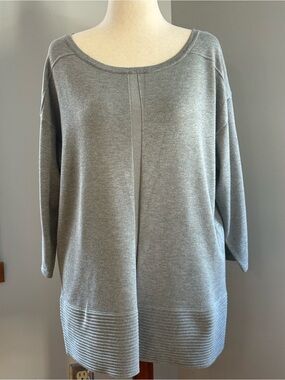 Women's Relaxed Crewneck Sweater in Gray